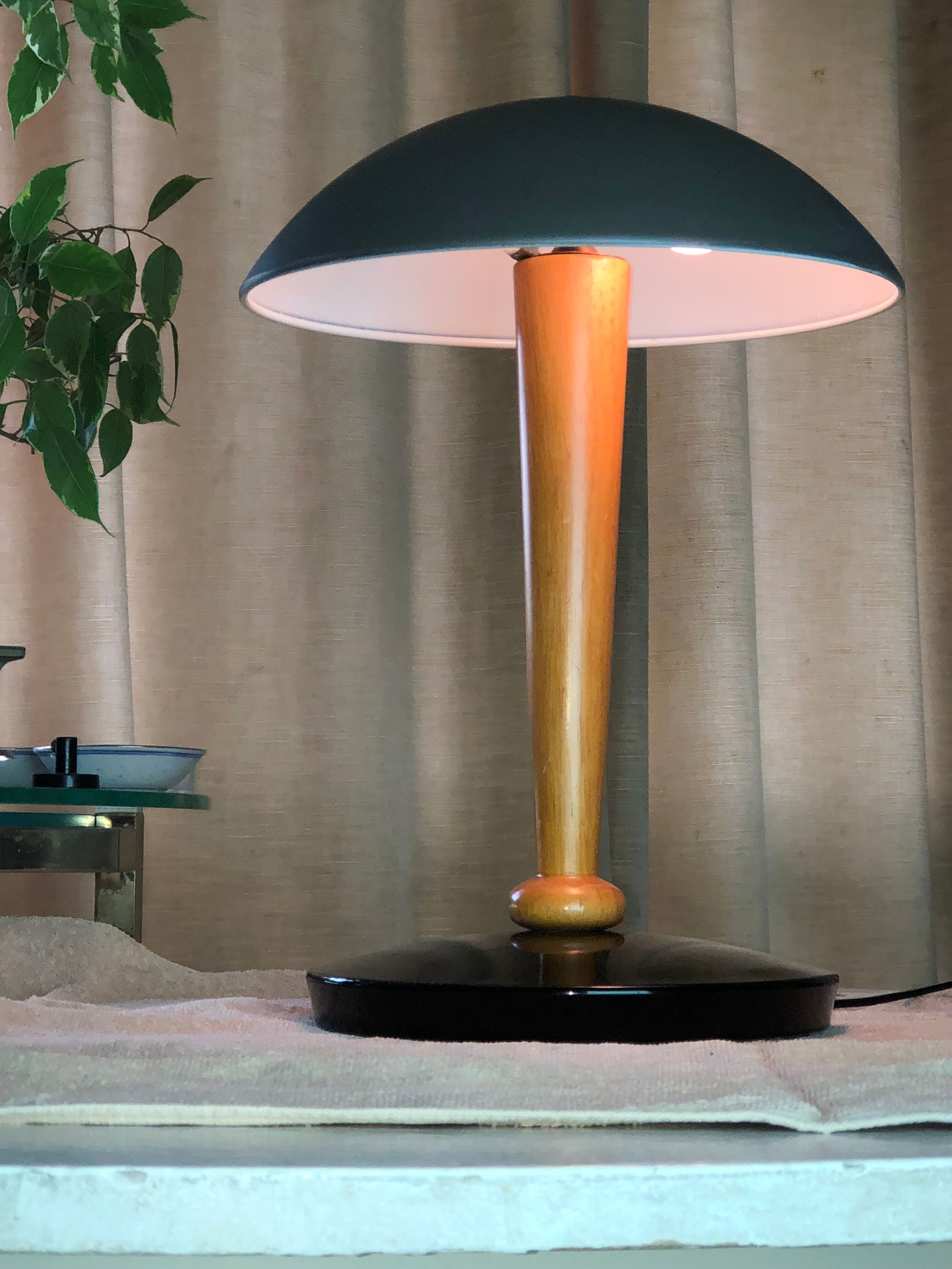 Art deco champion lamp