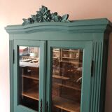 Showcase to be placed or hung