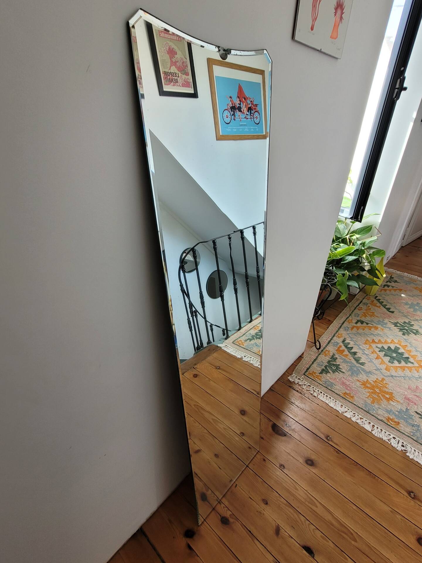 Miroir vertical biseauté