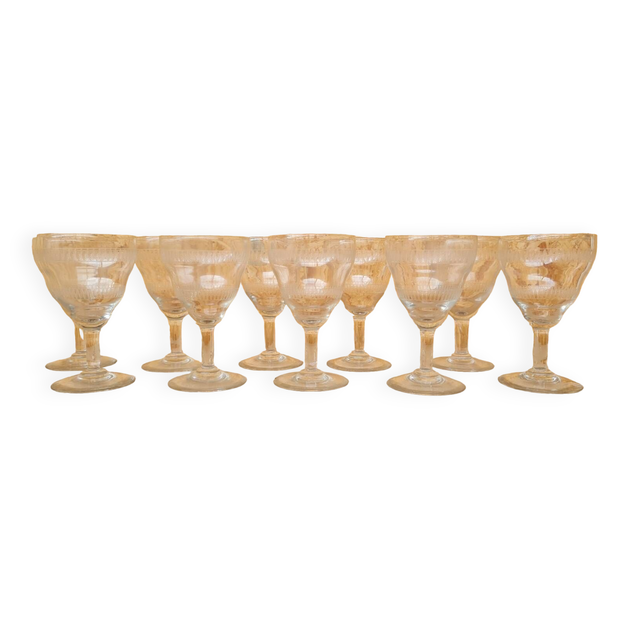 Service of 10 chiseled crystal wine glasses