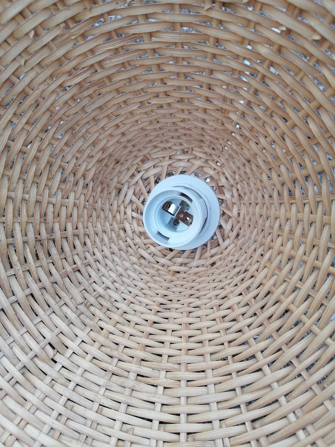 suspension en rotin vintage