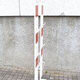 DESIGN vintage wall coat rack in metal and POP enamelled ceramic