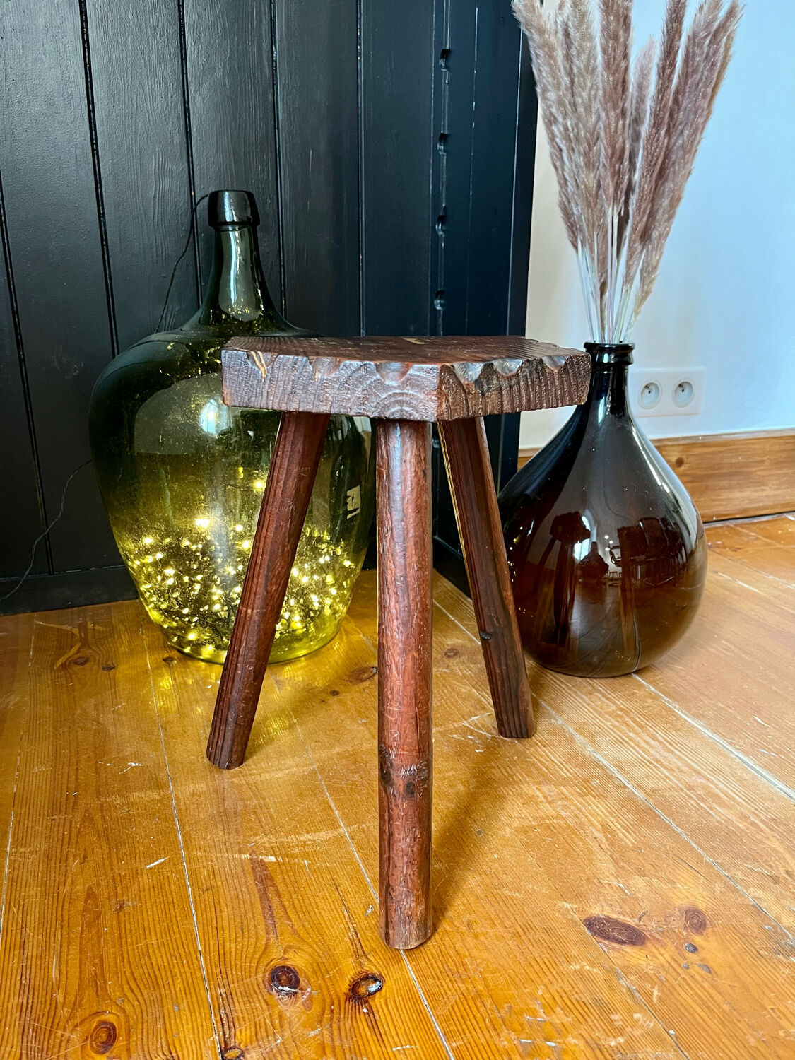 Tripod stool