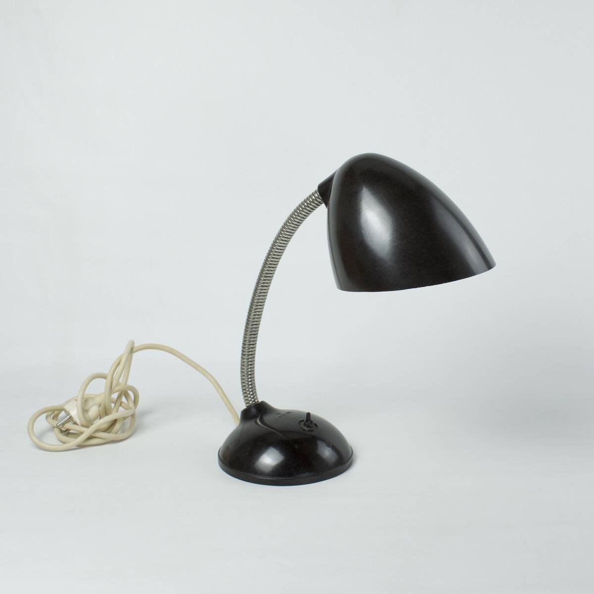 Art deco bakelite desk lamp from the 1930s-40s