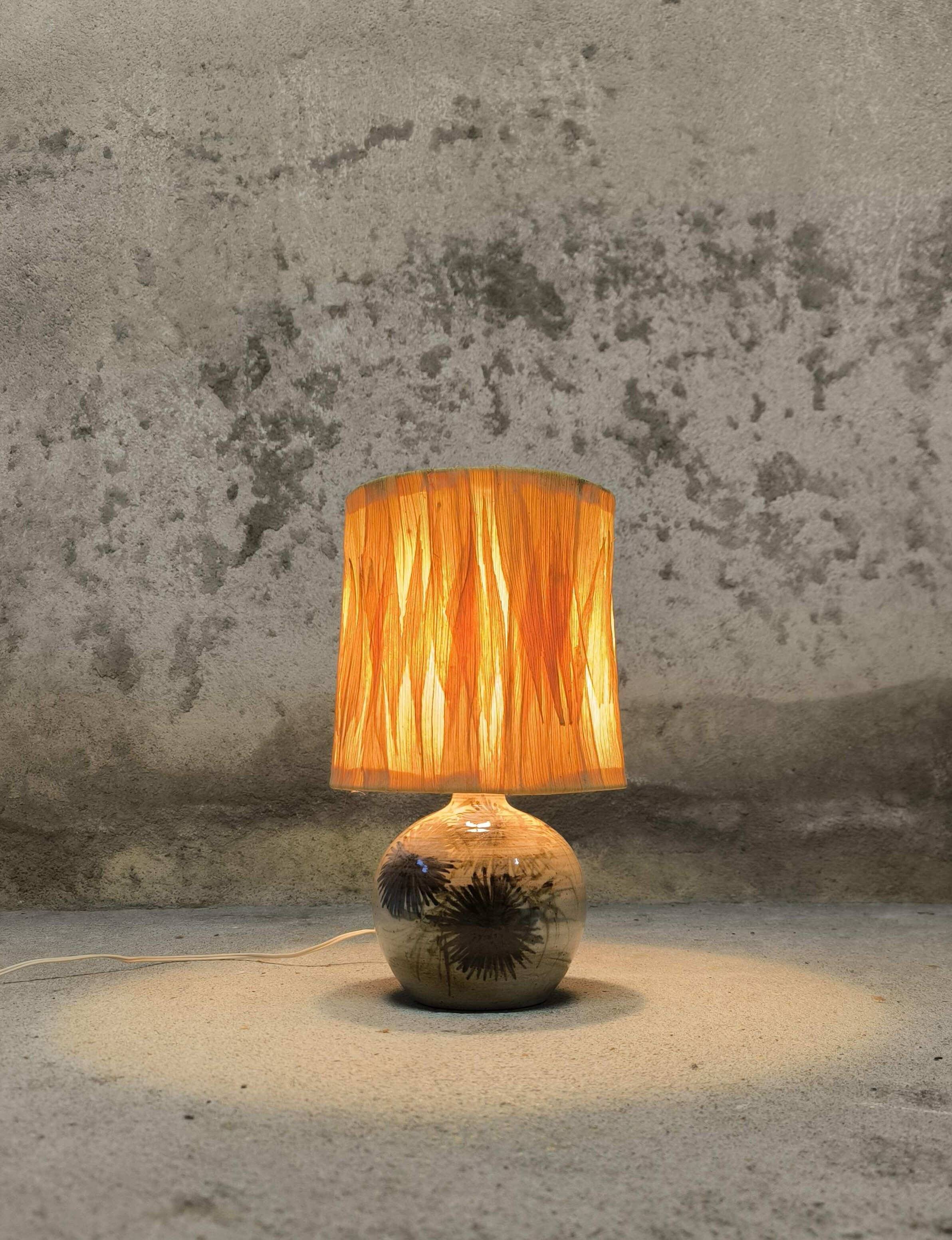 Lampe en céramique vintage Pierre Pissareff, abat-jour feuille de maïs.
