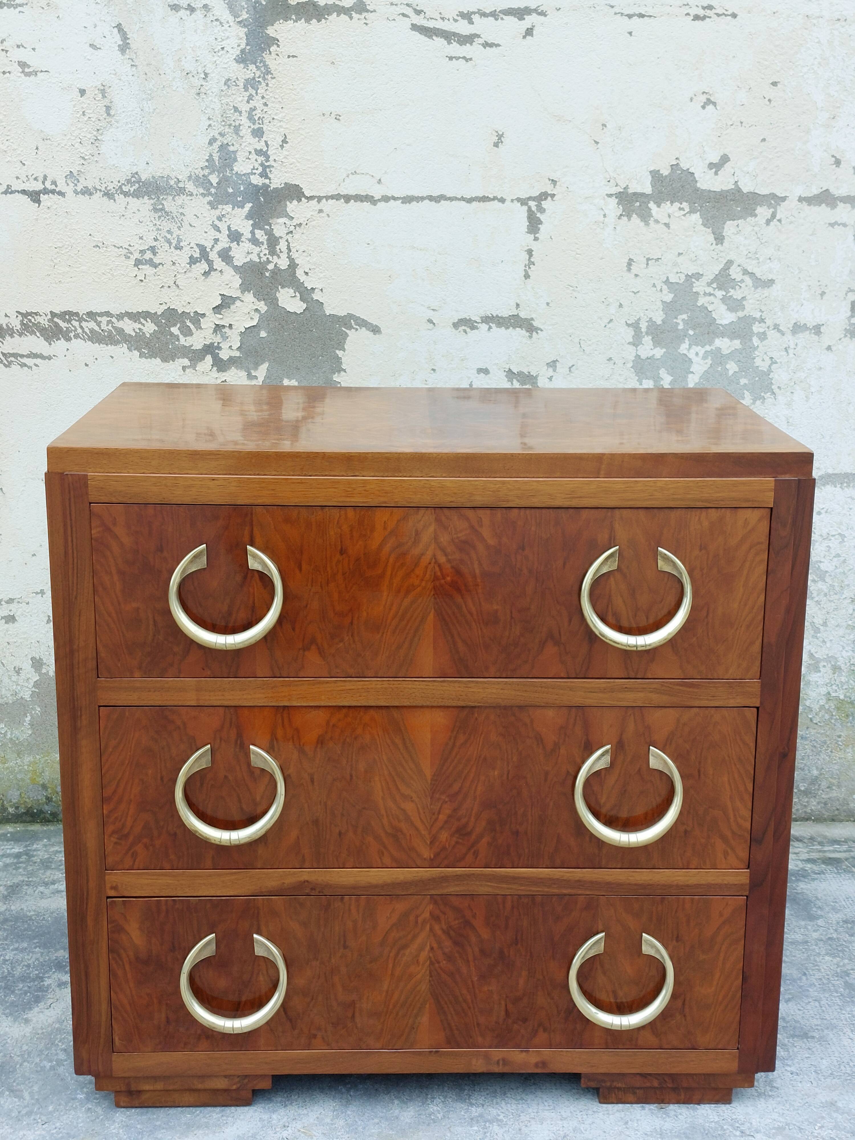 Art Deco period chest of drawers in walnut 1930