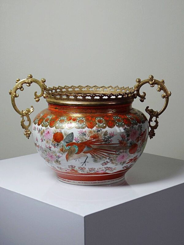 Cache-pot japonais en porcelaine Kutani et bronze, époque Meiji XIX-XXe