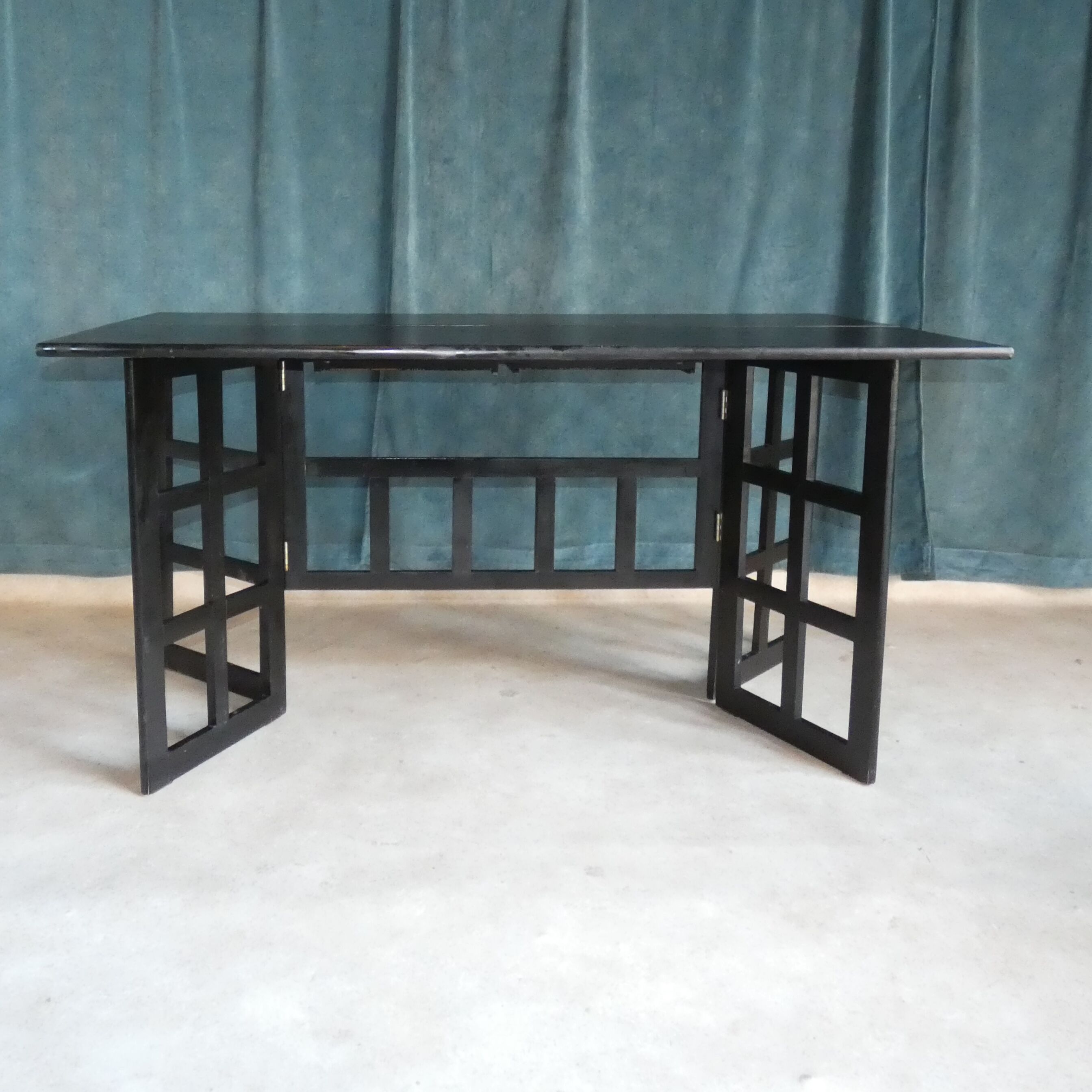 Dining table 1980