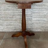 19th century tripod pedestal table in walnut Diam: 49cm