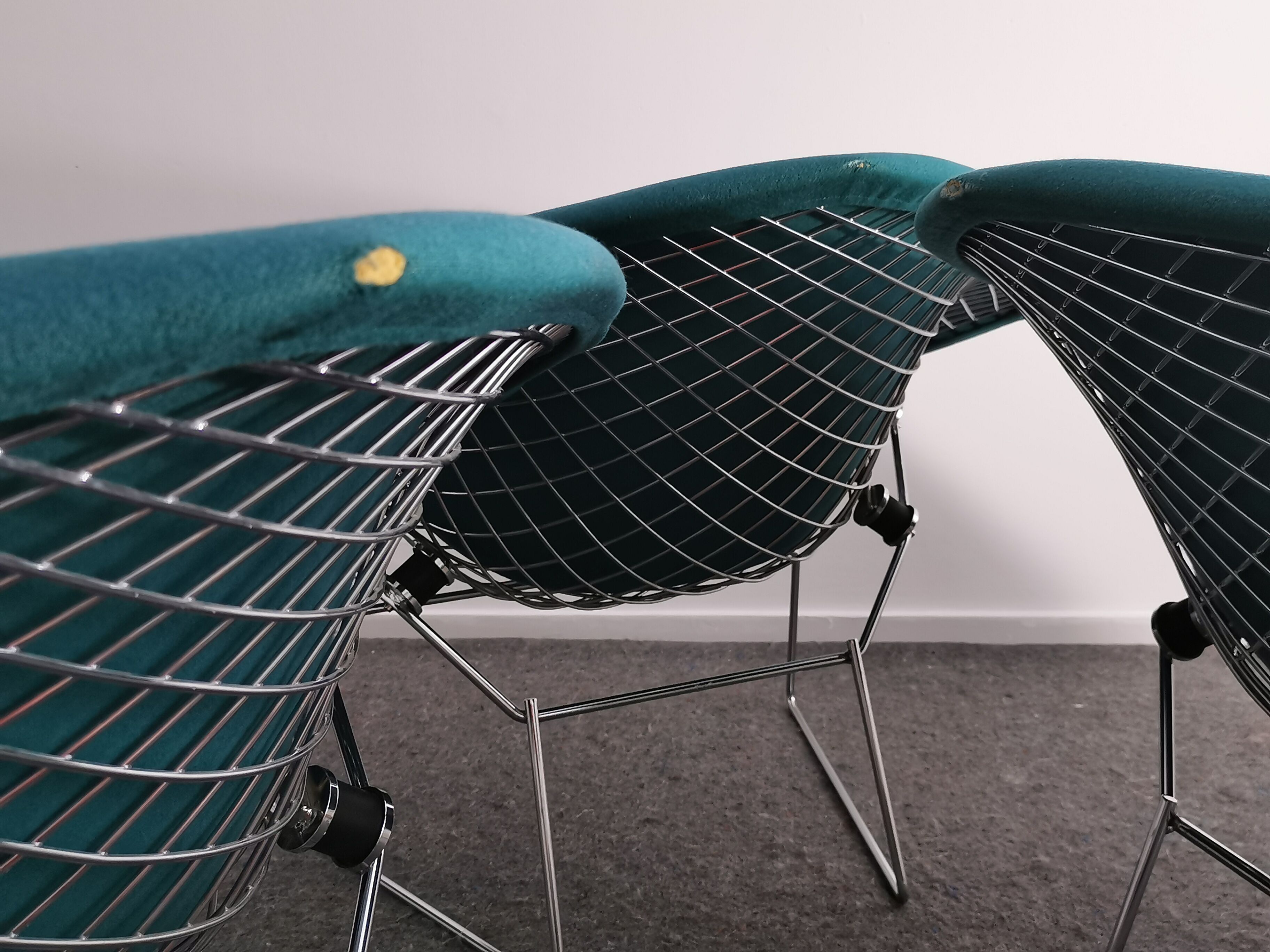 Diamond lounge armchairs by Harry Bertoia for Knoll