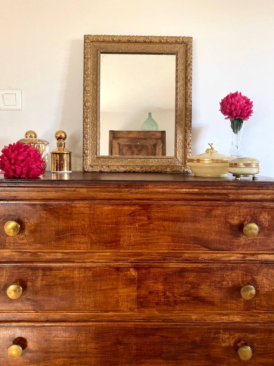 Old wooden chest of drawers