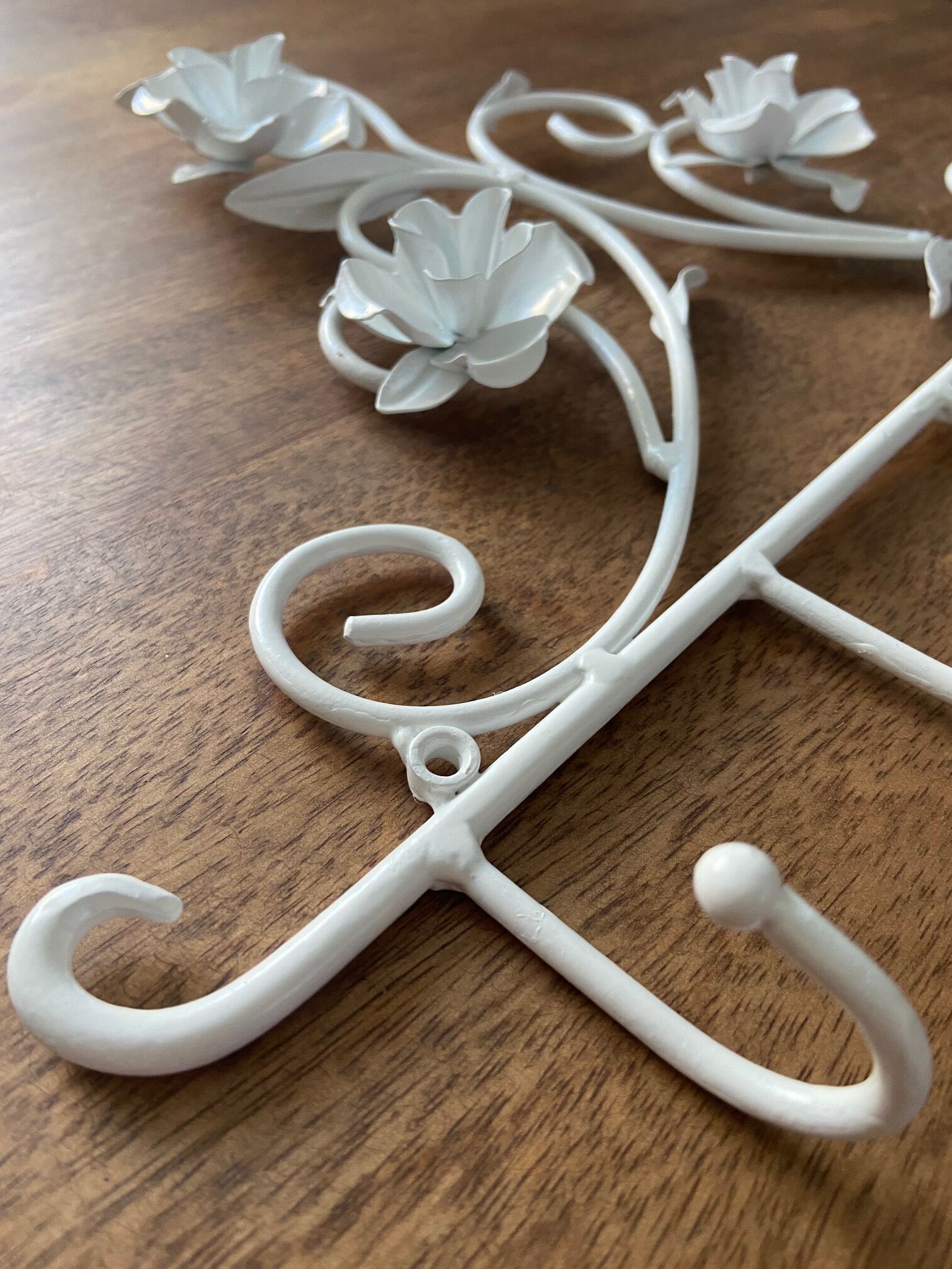 Metal wall towel rail