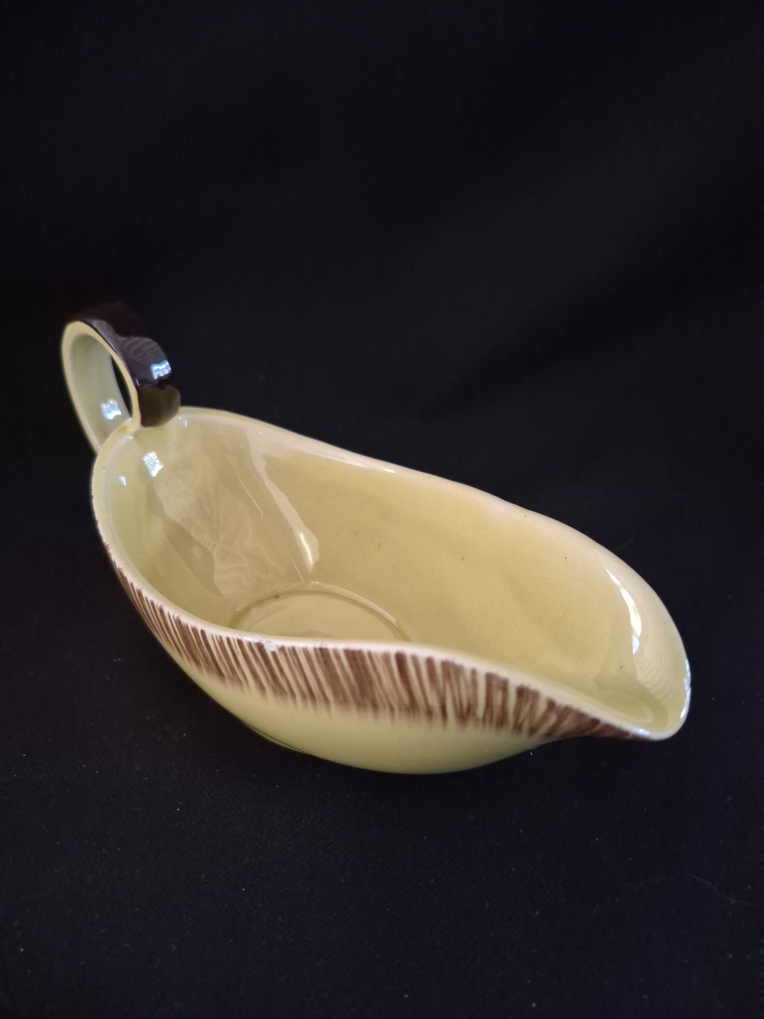 Saucière en faïence de Saint Clément Jaune et marron A083