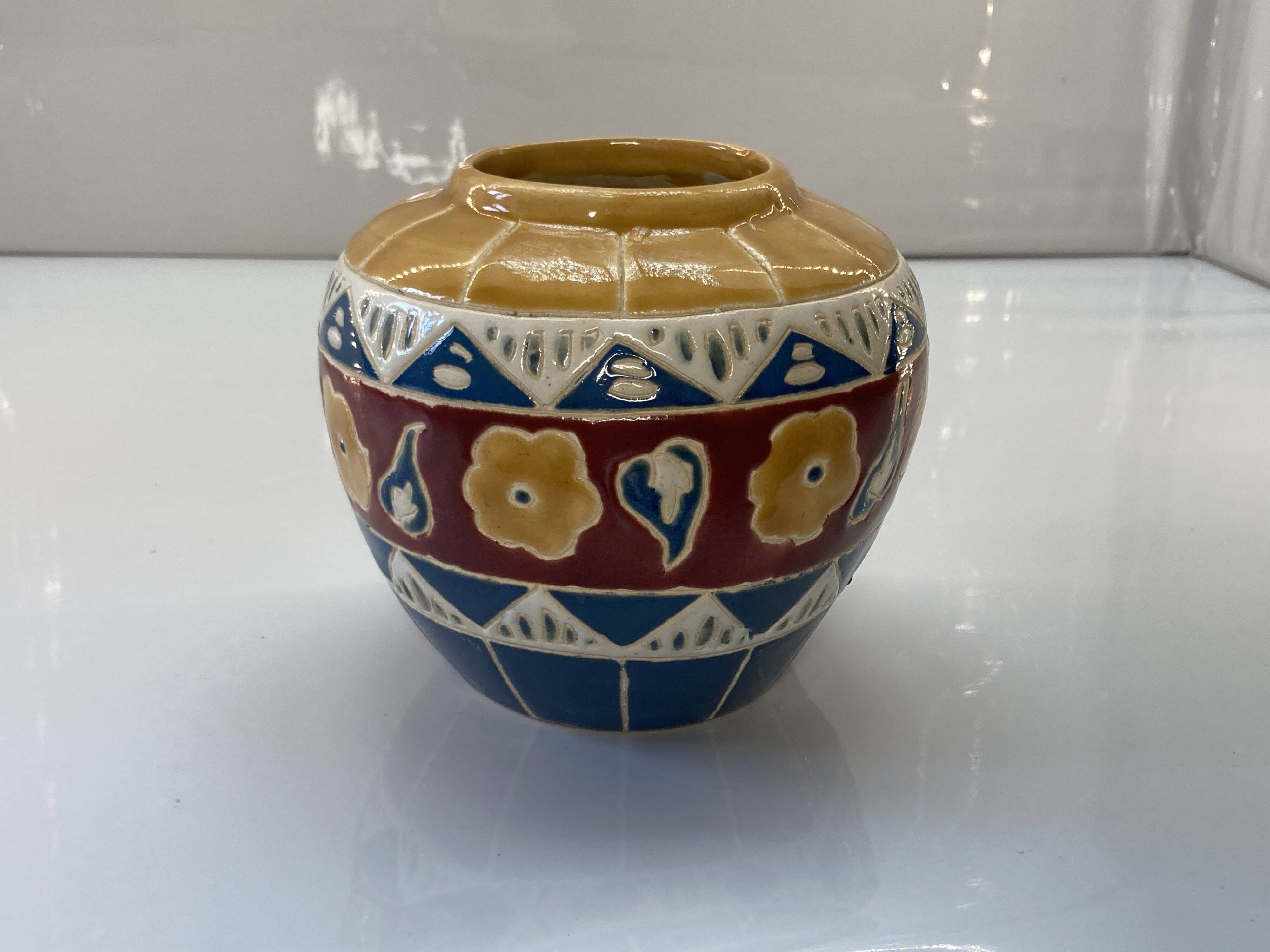 Old pot cover in enamelled and cloisonné earthenware
