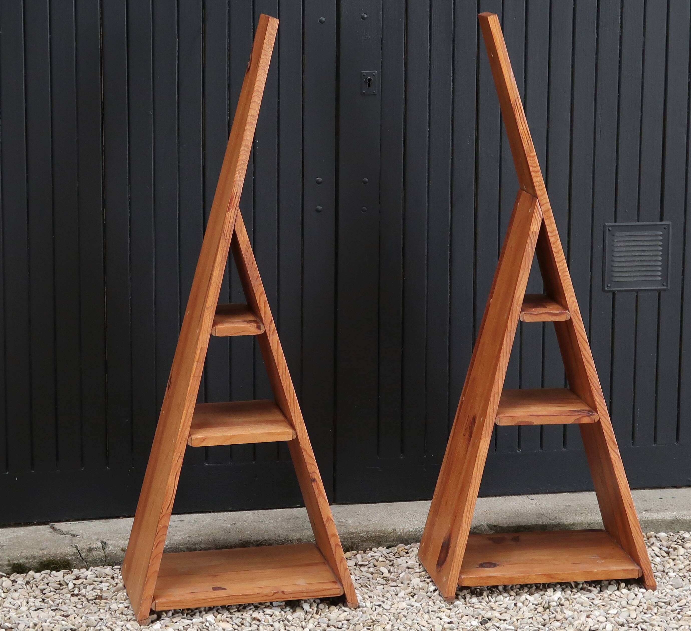 Etagère bibliothèque ou chevet en bois de pin, années 70
