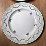 Set of 2 mismatched serving dishes
