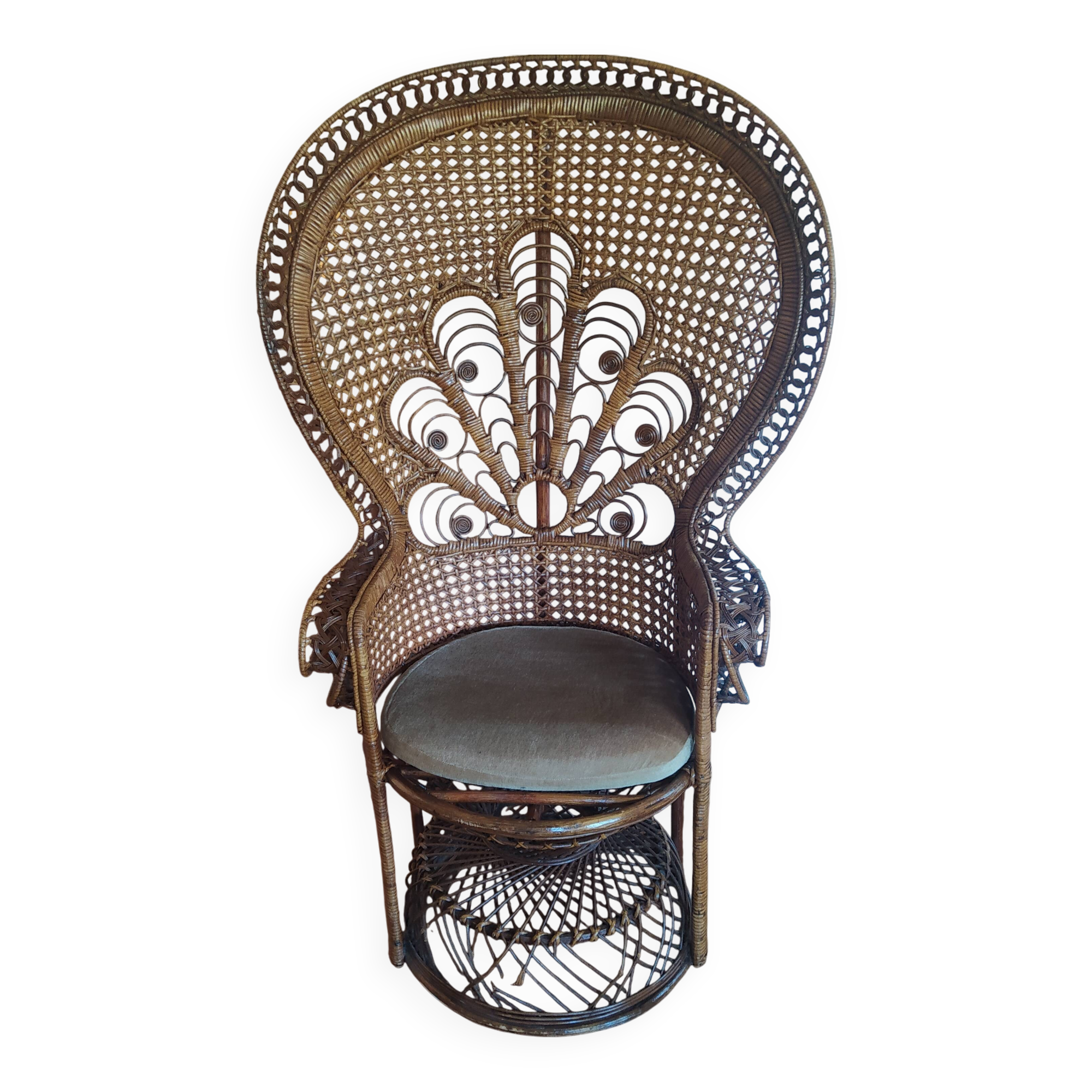 Fauteuil rotin emmanuelle modèle paon 1970