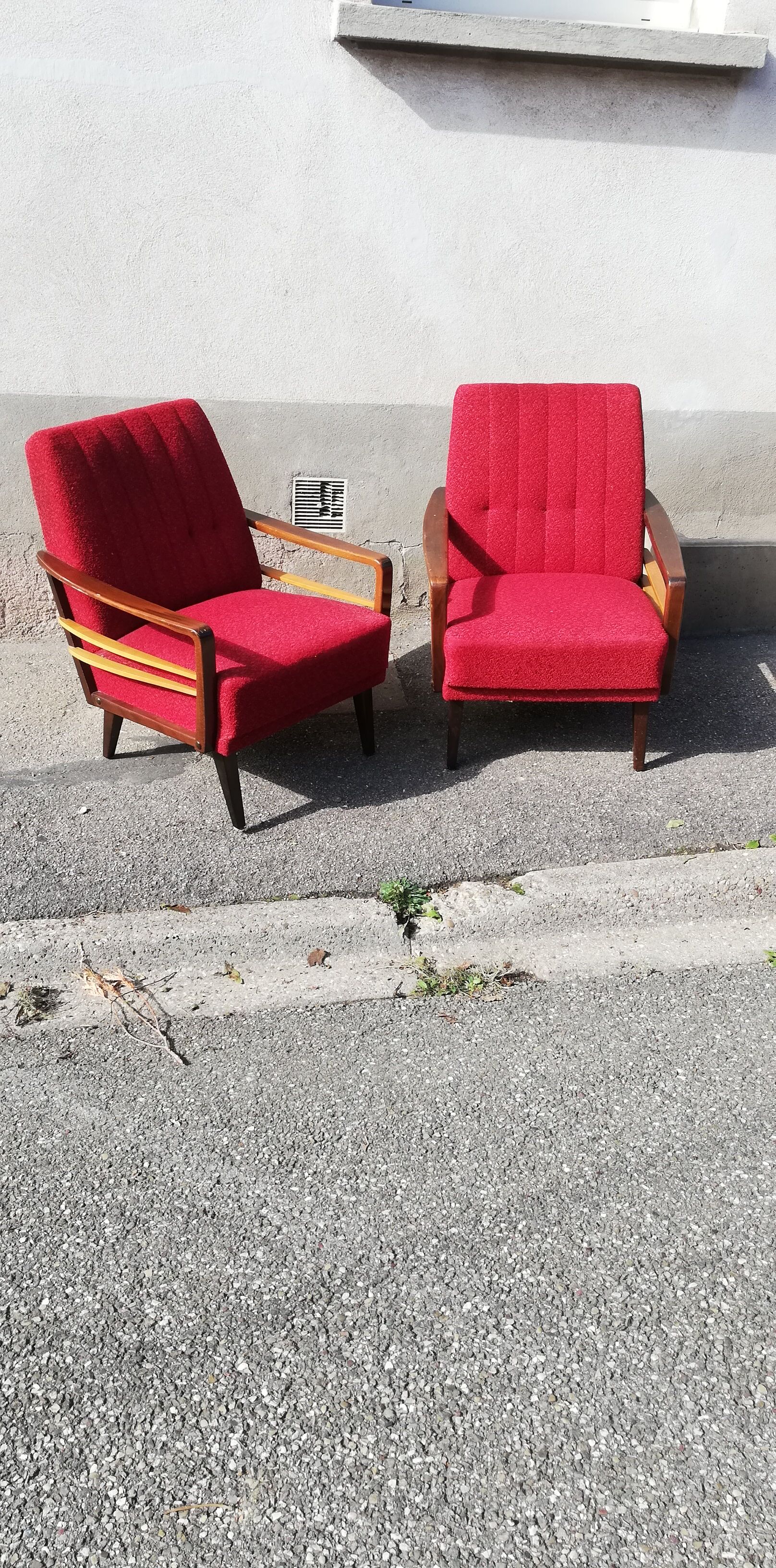 Pair of vintage armchairs red fabric