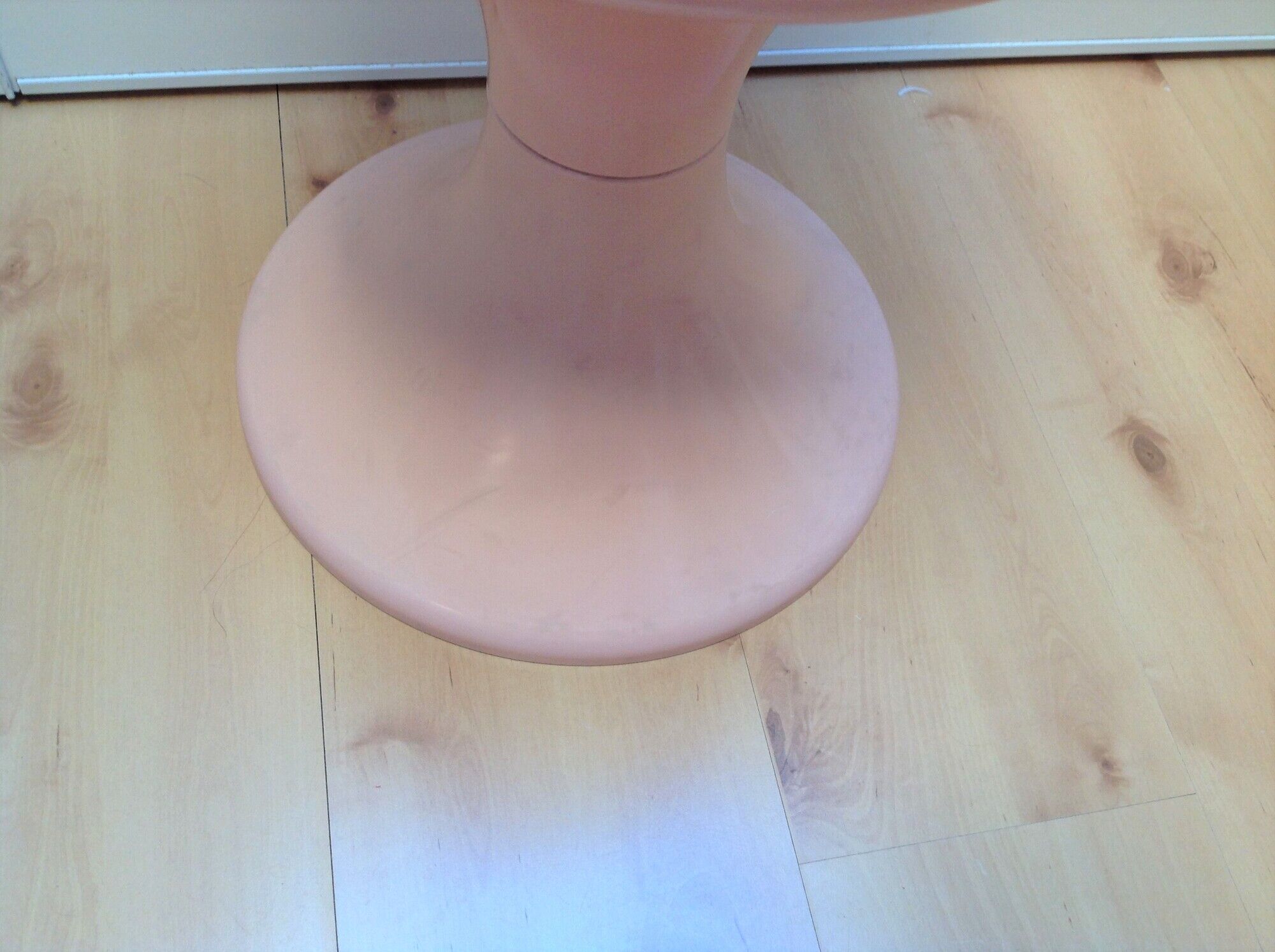 Powder pink / vintage 60s-70s tam tam stool