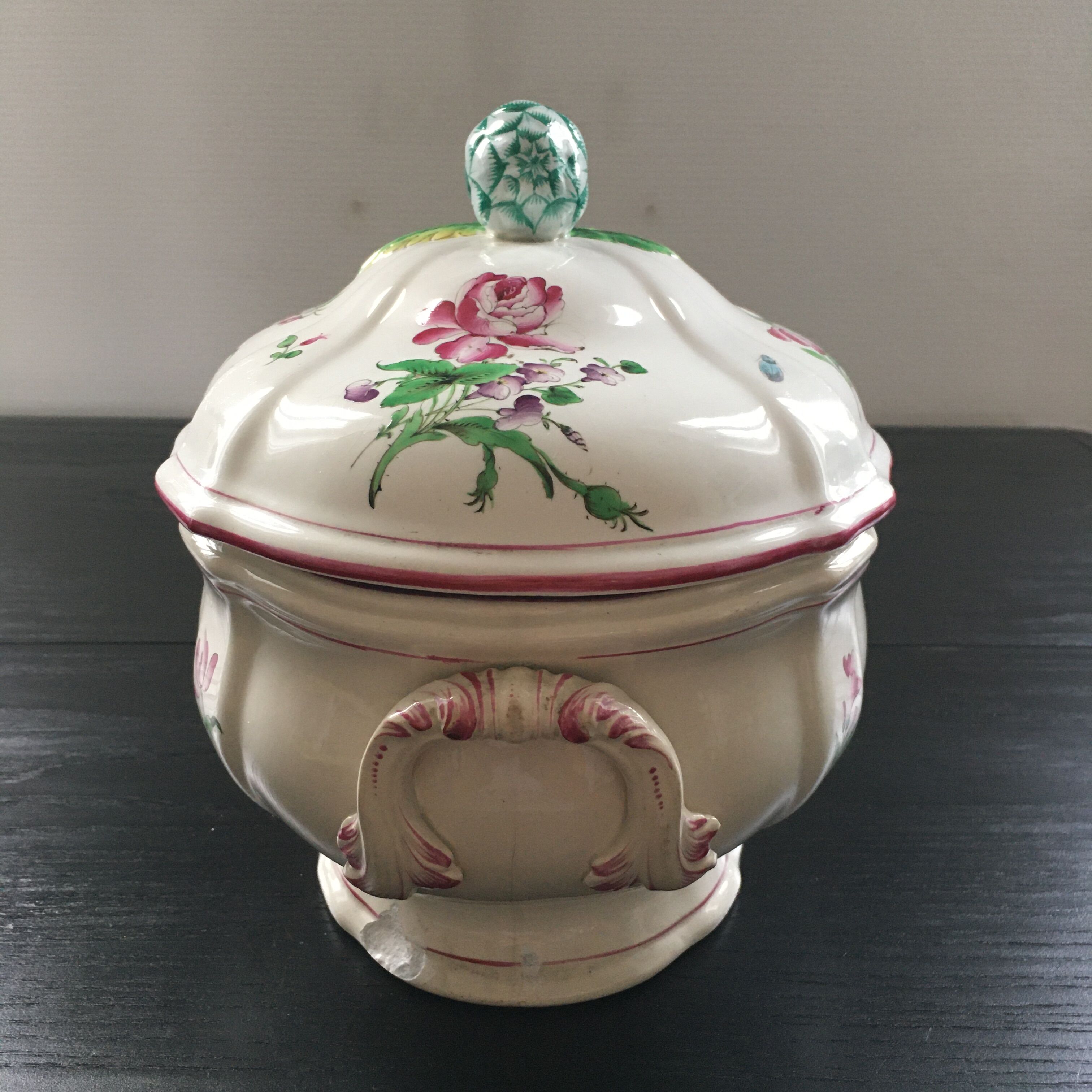 Vegetable dish with floral decoration