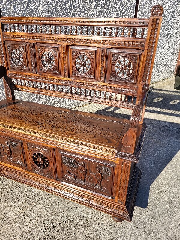 Breton chest bench hunting scene in chene