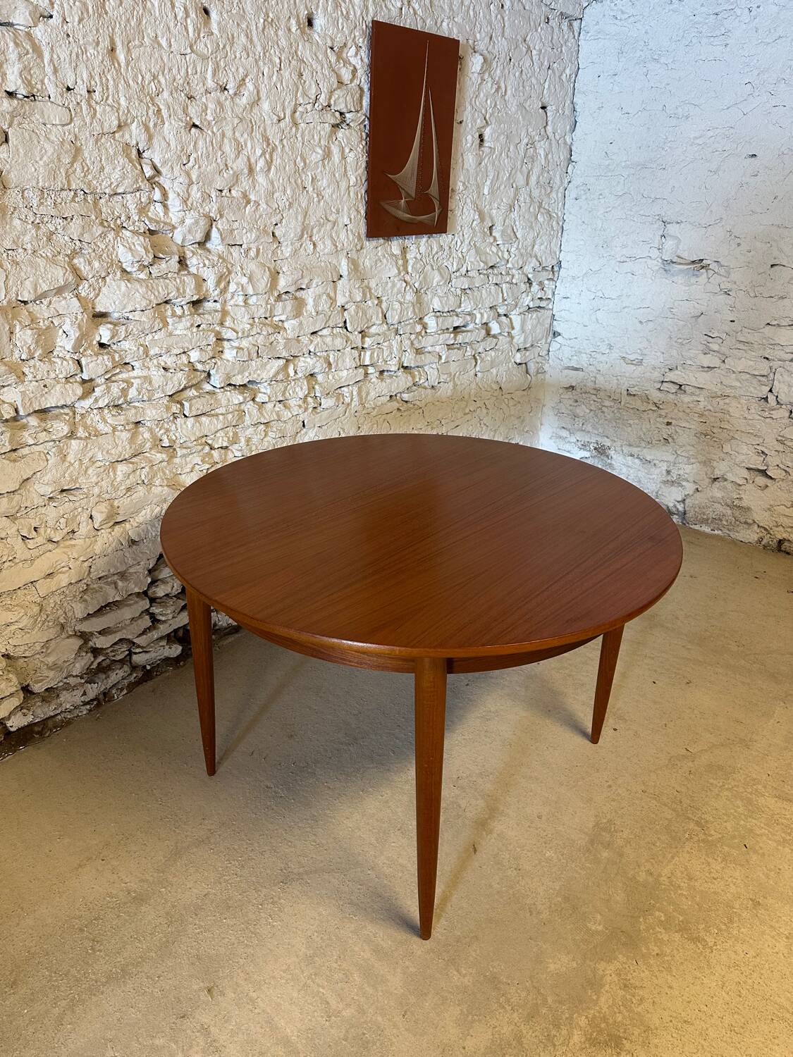 1960s Scandinavian extendable teak round table