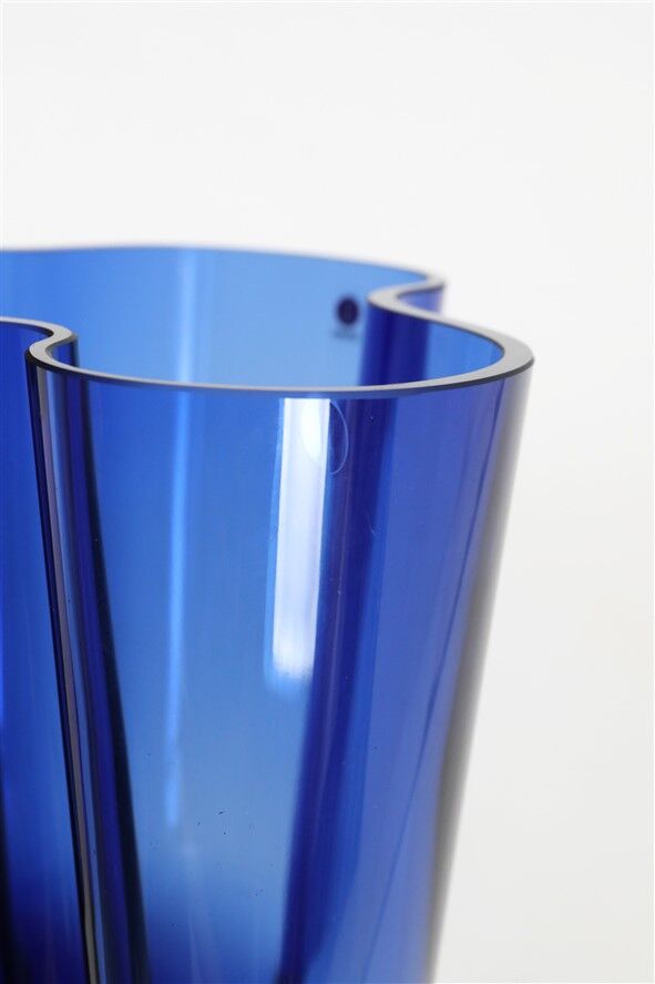 Big Iittala / Alvar Aalto “3030” / “Savoy” vase / cobalt blue / mid-century modern design