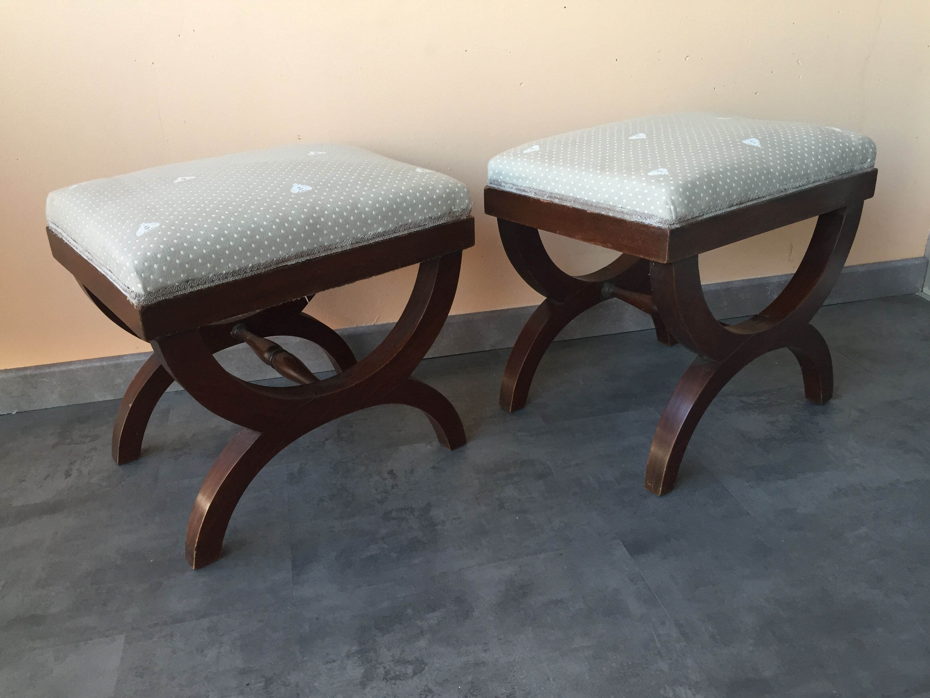 Pair stools