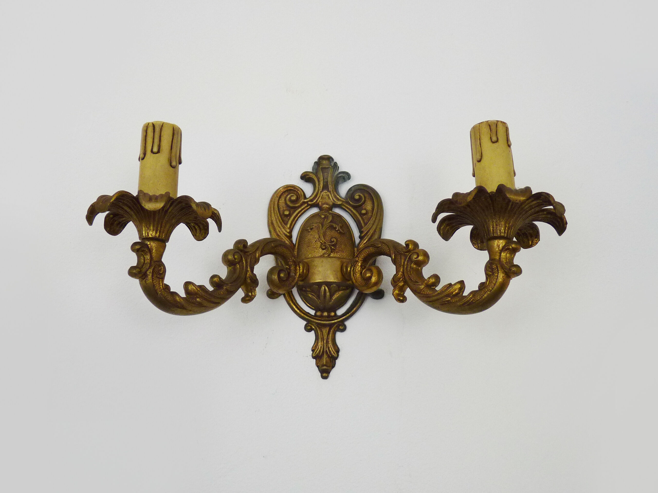 Old bronze wall lamp with 2 candles, years 50/60