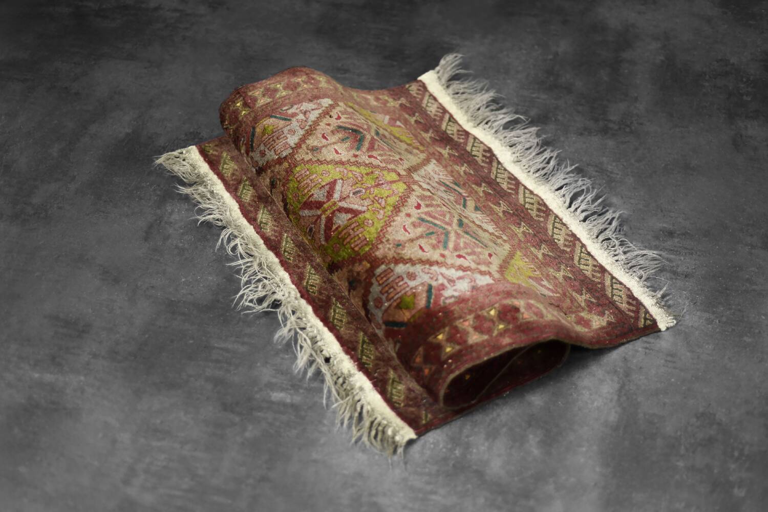 Vintage handwoven Turkmen Ersari oriental rug, 1950s.