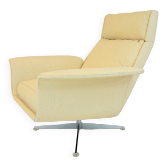 Fauteuil Siesta 62 de Kaufeld par Jacques Brule