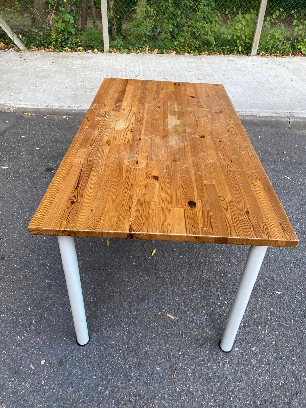 Table / Desk 150x80 cm in solid pine with detachable legs