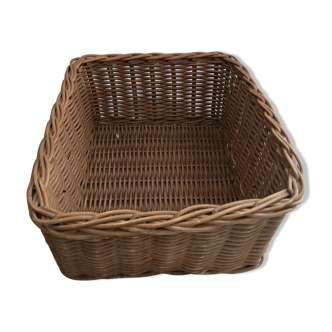 Rectangular wicker basket