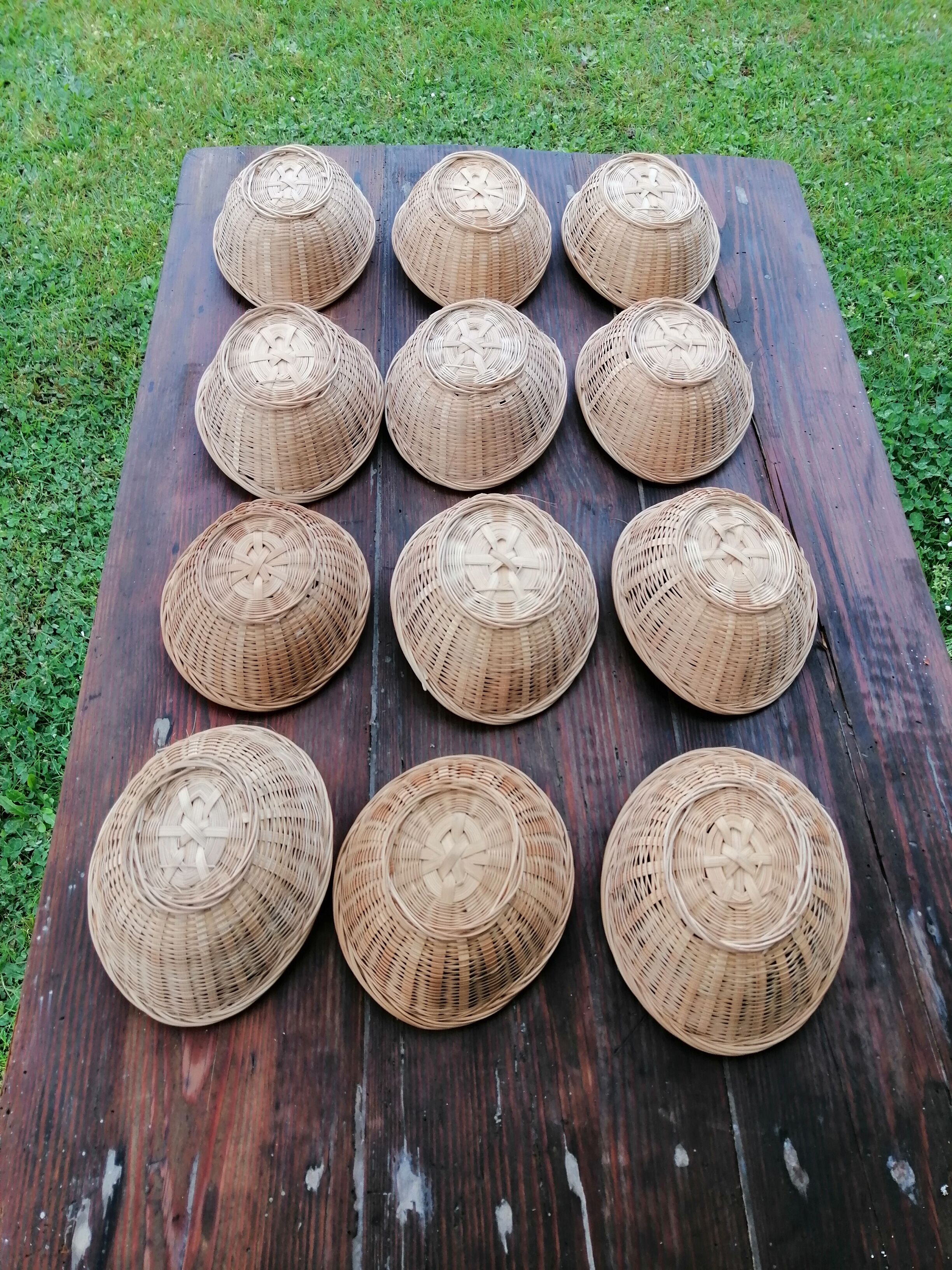 Set of 12 wicker restaurant bread baskets