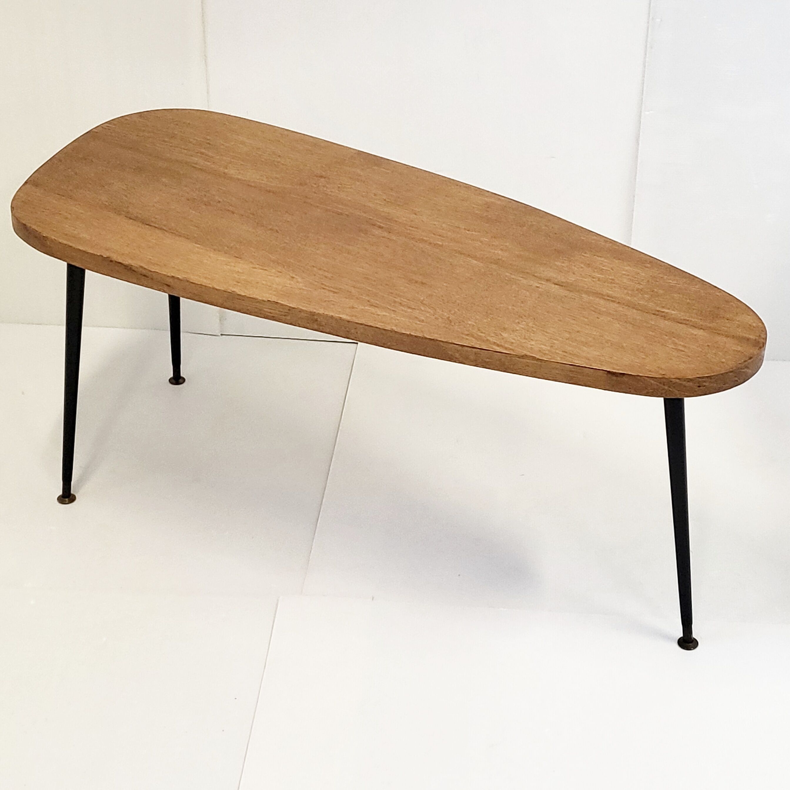 Vintage coffee table 1950 tripod