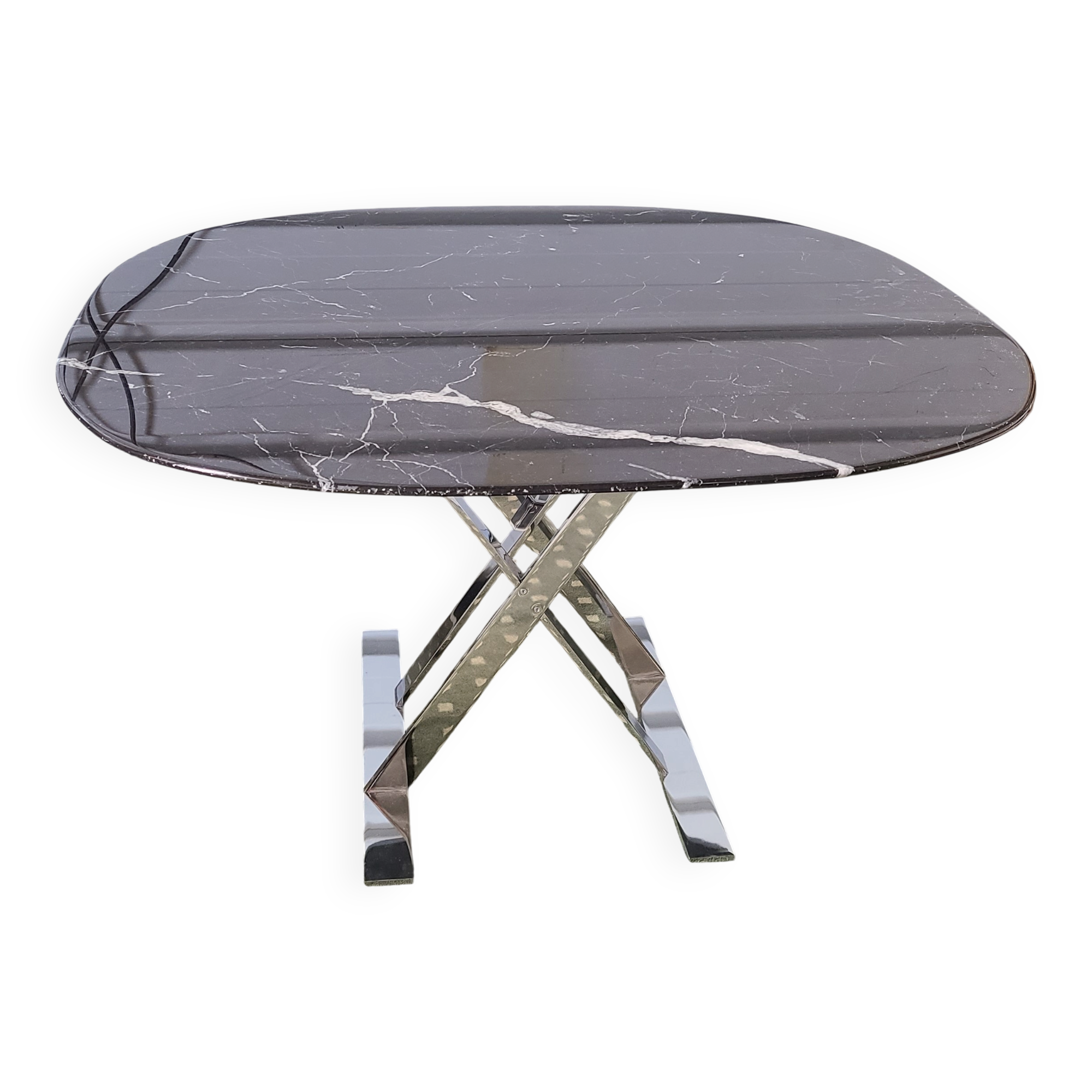 Table model Pathos collection Simplice edited by Maxalto of the B&B Italia group.