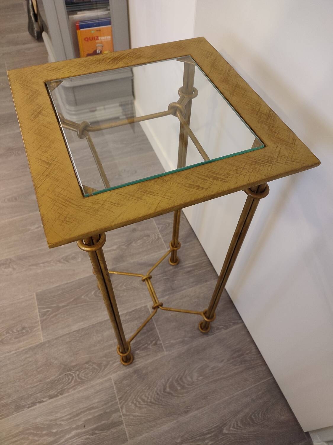 Vintage pedestal side table