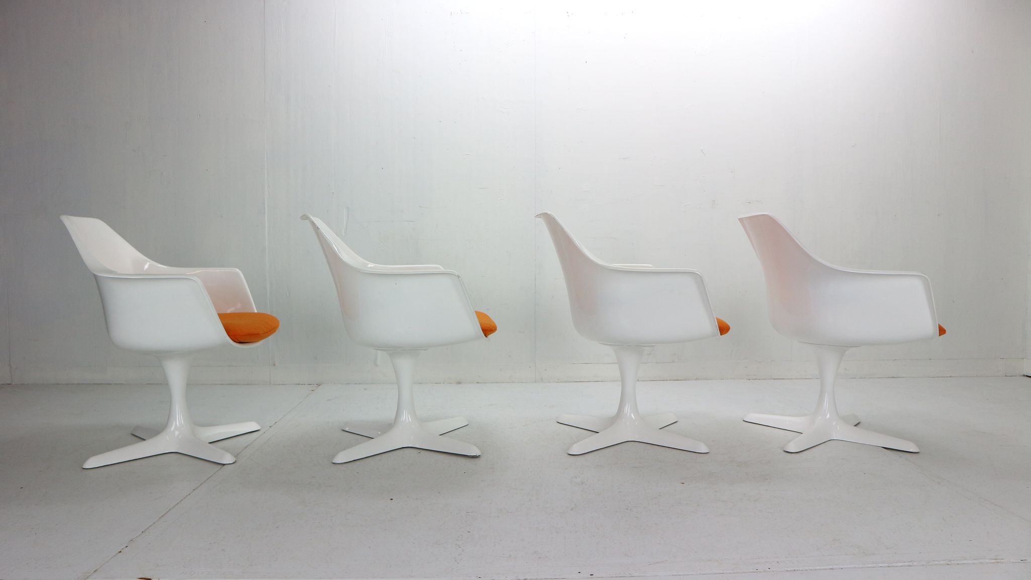 Maurice Burke set of 4 armchairs model No. 116 for Arkana, Space Age 1960's