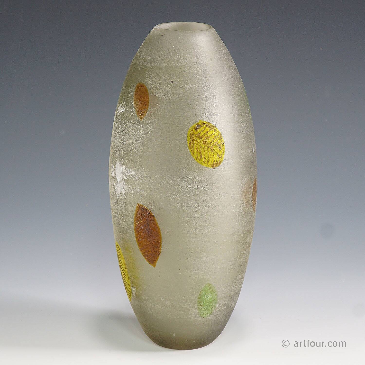Glass vase 'A Scavo' by Gino Cenedese with autumn leaves