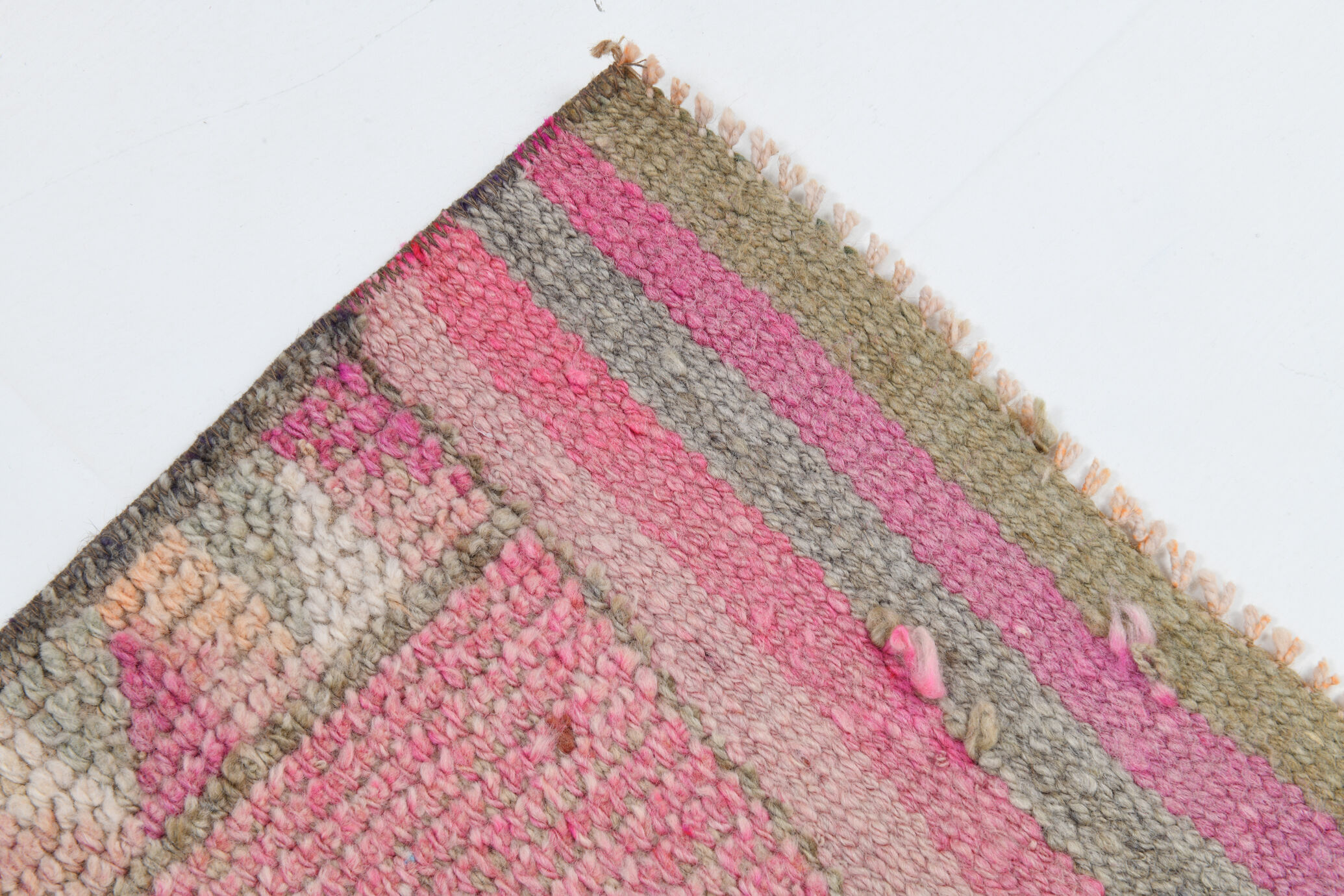 3x11 shades of pink vintage runner rug, 94x346cm