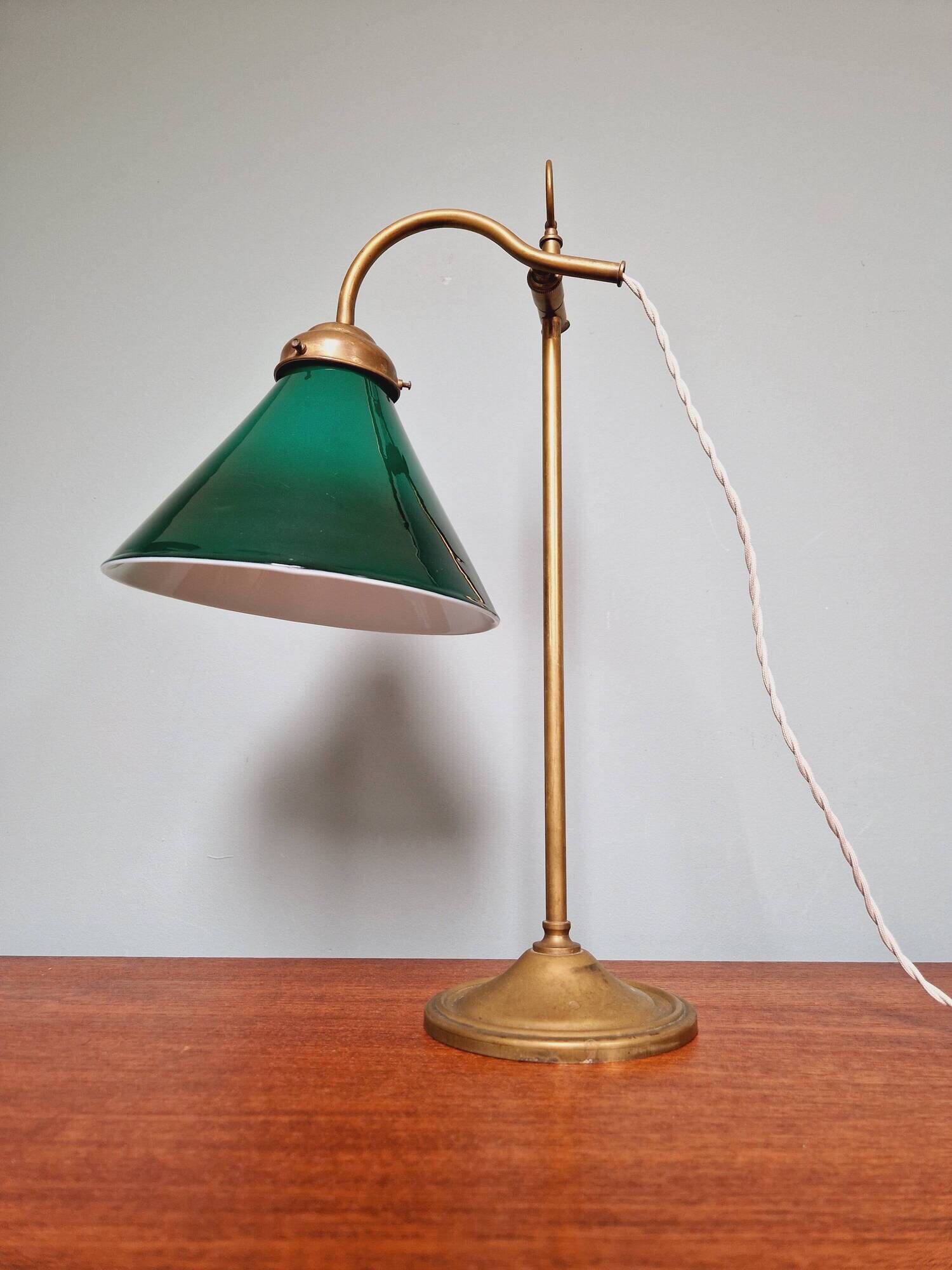 Art Deco desk lamp in brass and conical green opaline, 1920s-30s