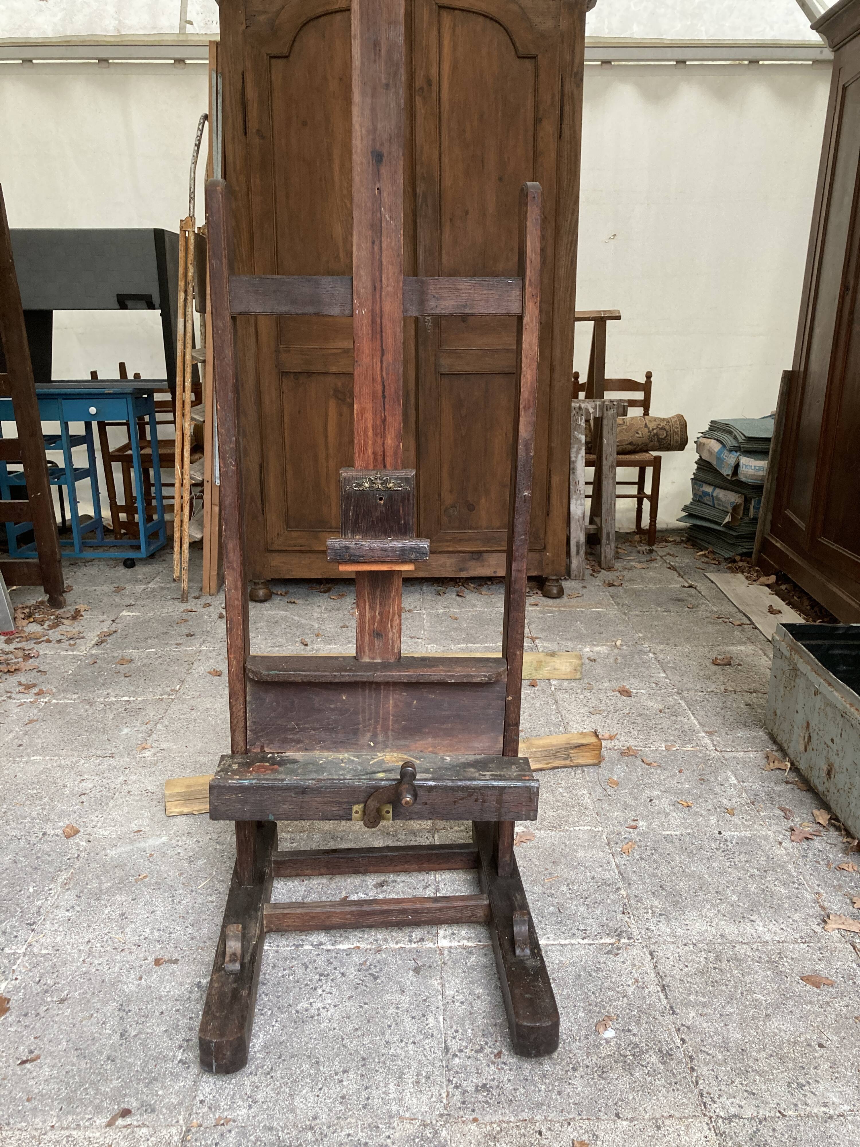 Antique hand-cranked easel