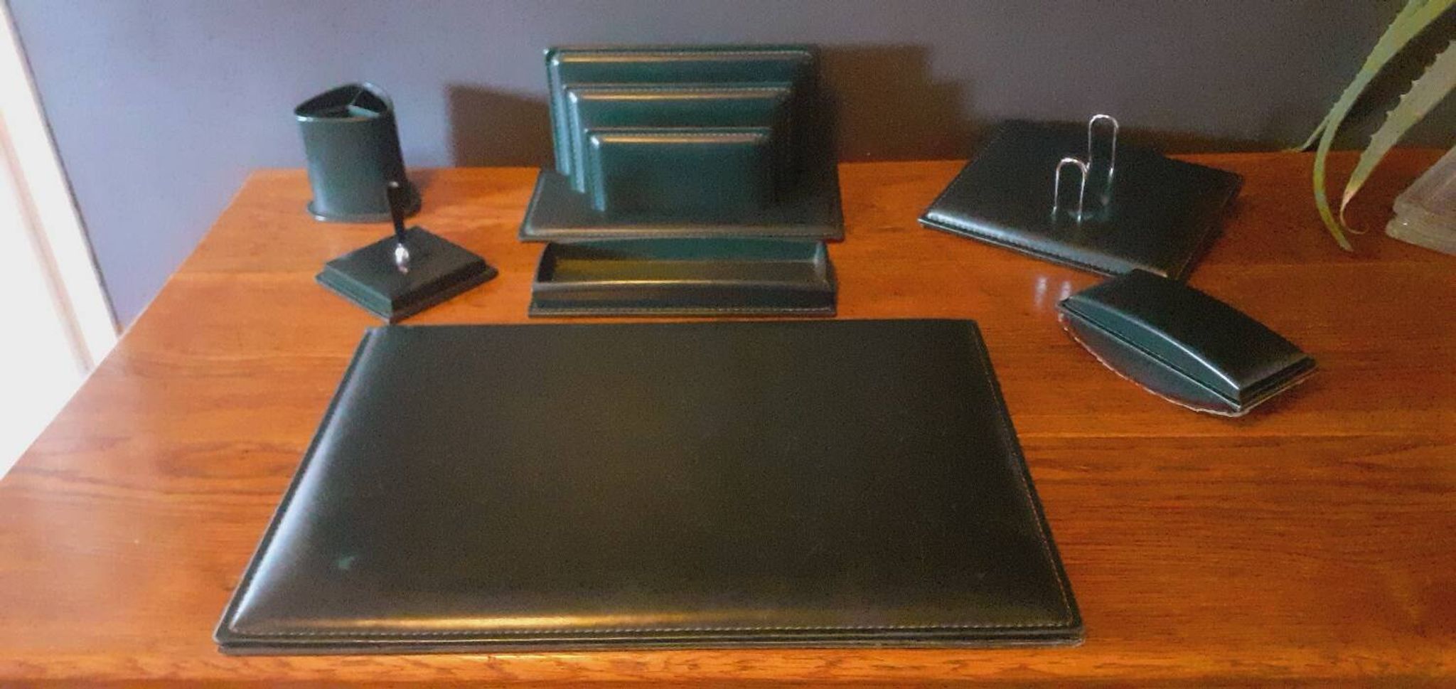 Vintage 7 Piece Office Set from the 50s in Green Leather "Le Tanneur".