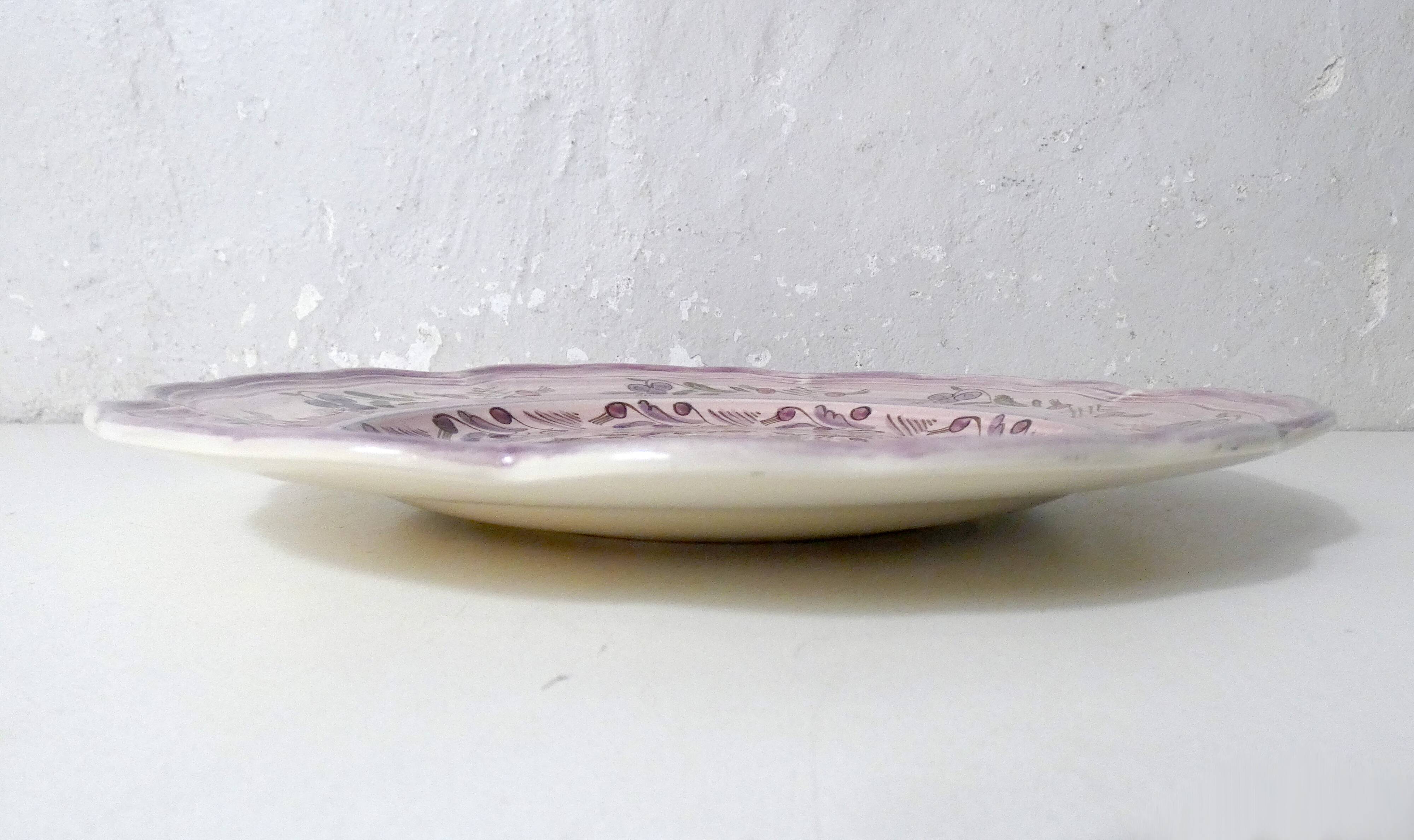Flat plate signed Taillandier Rochefort en Terre
