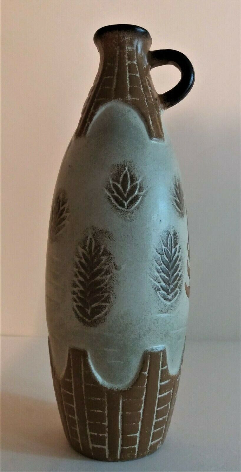 Stoneware vase decorated with vintage ceramic roosters XXth
