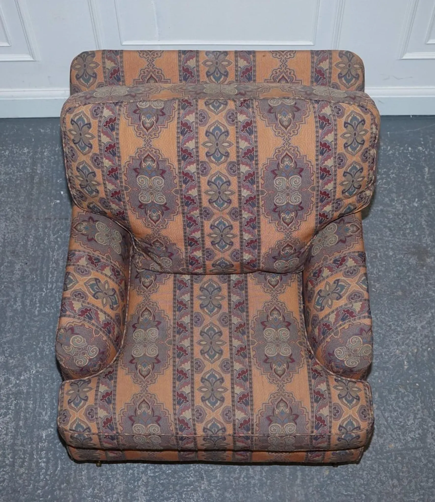 Multiyork Countryhouse Removable Fabric Armchair in the Howard Arm style