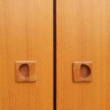 Scandinavian dressing cabinet with round mirror