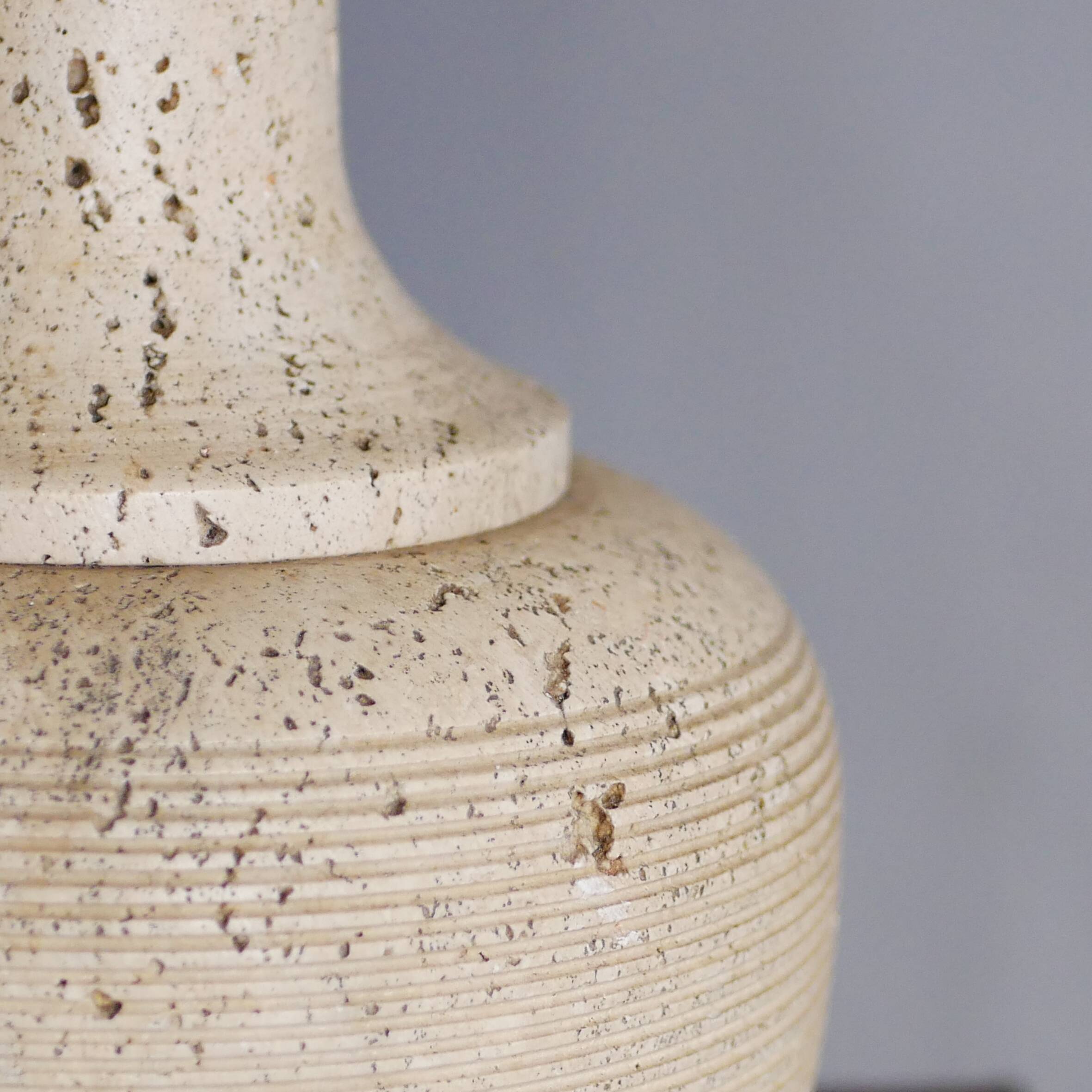 Large table lamp in travertine - Attributed to Mannelli production