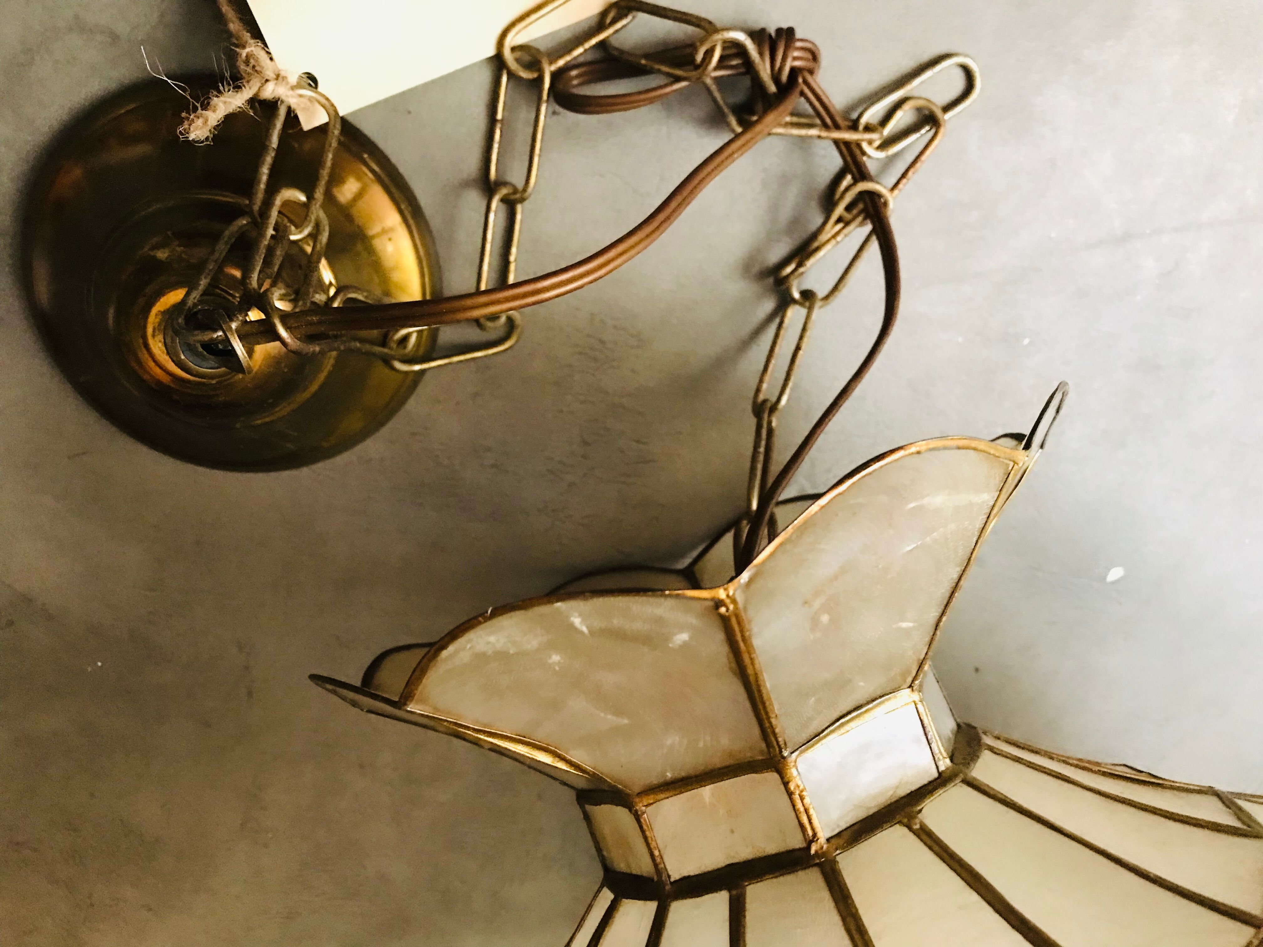 Mother-of-pearl chandelier and brass shape flower 70s