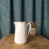 Small fluted white porcelain pot CNP